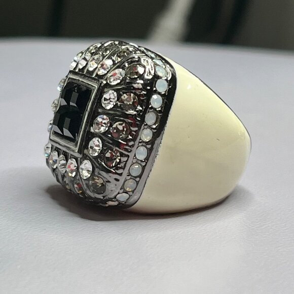 Vintage-Inspired Silver & Black Gemstone Statement Ring Clear Accents size 6.5 - Picture 2 of 7